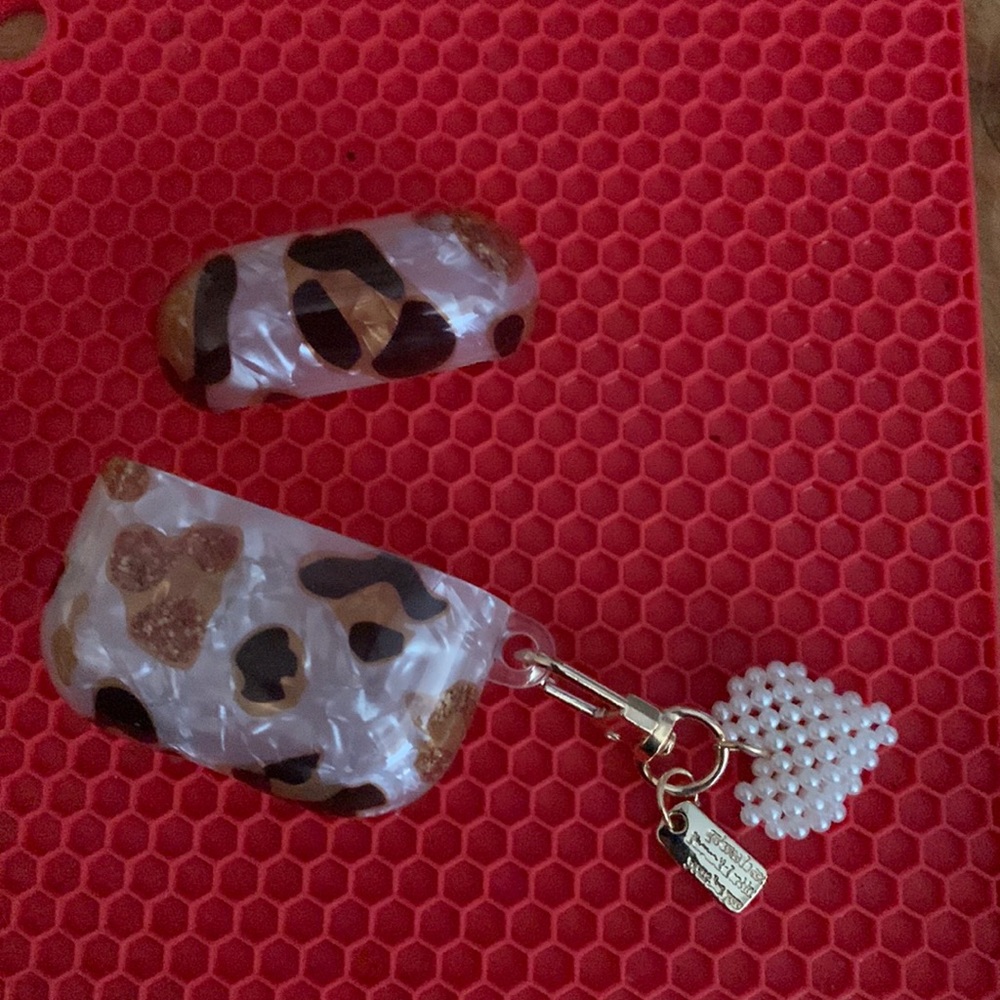 Earbuds cover